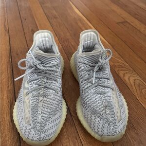 Men’s Yeezy Boost 350 Sneakers